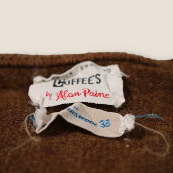 Vintage Alan Paine Pure Lambswool V Neck Sweater Made in England Size Large - Picture 10 of 12